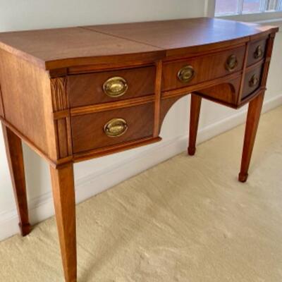 Lovely Vintage Drexel Vanity Desk 