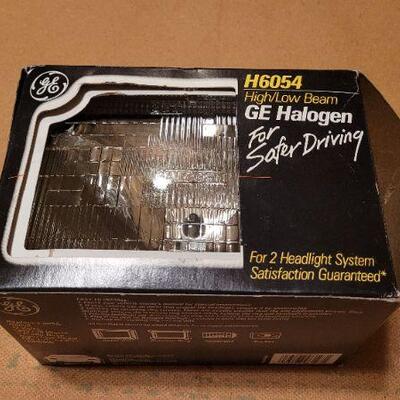 Lot 1201: Vintage New Stock GE HALOGREN H6054 Headlight