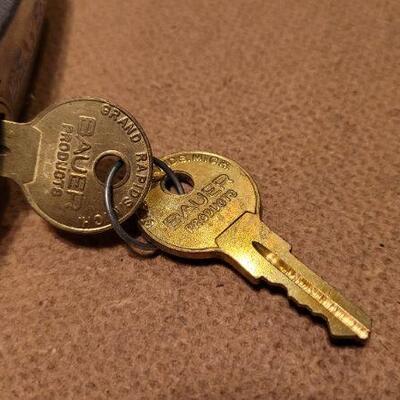 Lot 1205: (3) Vintage Garage Door Handle Locks 
