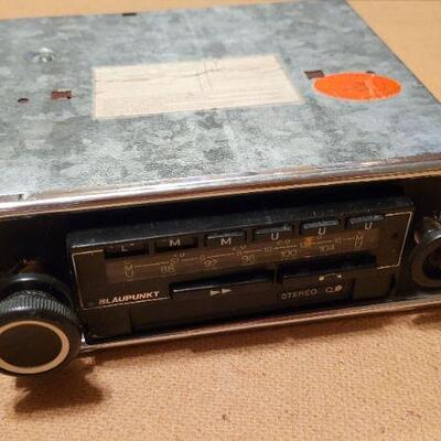 Lot 1206: Vintage BLAUPUNKT Radio