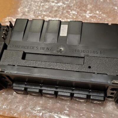 Lot 1209: Vintage New Stock MERCEDES BENZ Control Unit 