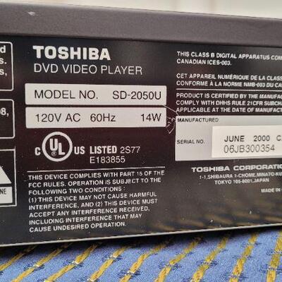 Lot 1225: TOSHIBA DVD Video Player SD-2050