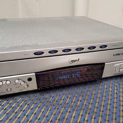 Lot 1226: Vintage RCA RP8078 Mp3 5 Disc Changer 