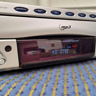 Lot 1226: Vintage RCA RP8078 Mp3 5 Disc Changer 