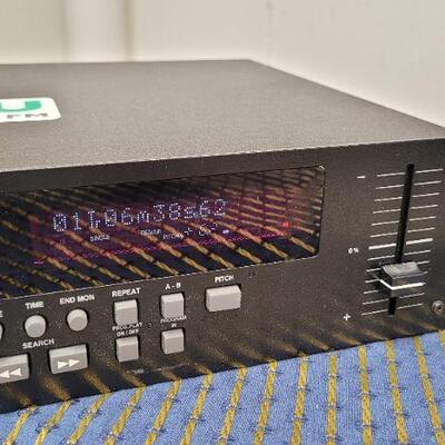 Lot 1228: Vintage DENON DN-C365 Compact Disc MP3 Player 