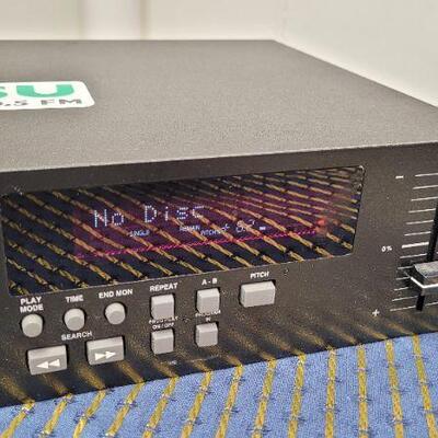 Lot 1228: Vintage DENON DN-C365 Compact Disc MP3 Player 