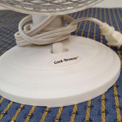 Lot 1230: Small Table Top COOL BREEZE Fan TESTED A+
