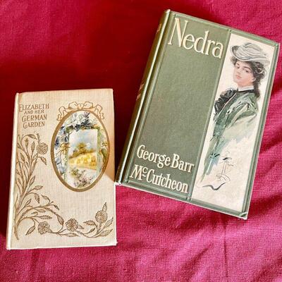 LOT 220  GROUP OF ANTIQUE BOOKS 1900s ROMANCE PICTURE COVERS PLATED CUP LENORE 1897 