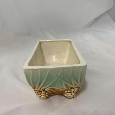 .125. VINTAGE | McCoy Planter | Pine Cone Pattern