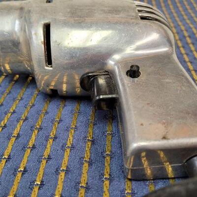 Lot 1233: Vintage POWER BILT 1/4" Drill TESTED A!