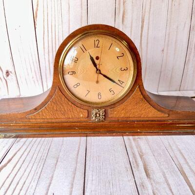LOT 223  VINTAGE ELECTRIC MANTLE CLOCK NOT RUNNING