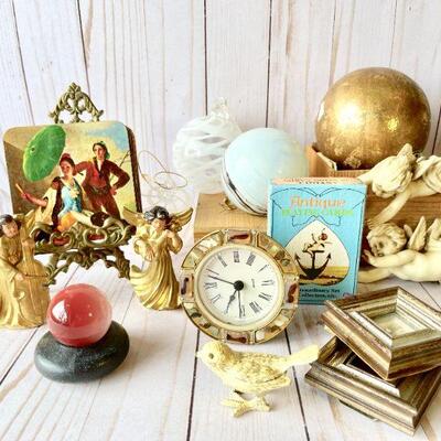LOT 227  FUN GROUP OF KITCHY DECOR CLIP ON ANGELS MIRRORS ORNAMENTS COASTERS GLASS MARBLE CLOCK