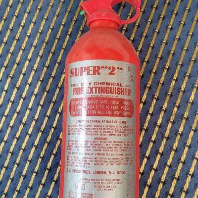 Lot 1236: Vintage FULL Super "2" Fire Extinguisher