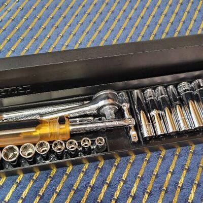 Lot 1237: Pittsburgh Tool Set w/ Metal Casr