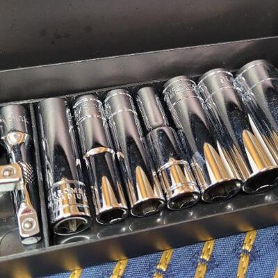 Lot 1237: Pittsburgh Tool Set w/ Metal Casr