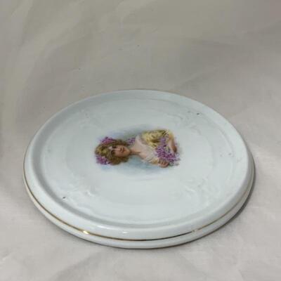 .134. ANTIQUE | Beautiful Woman | Porcelain Tea Trivet