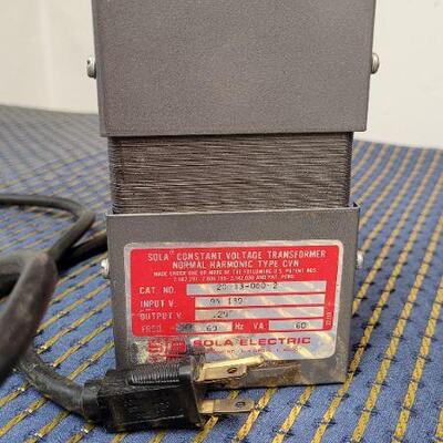 Lot 1241: Vintage SOLA ELECTRIC High Voltage Transformer Normal Harmonic Type 