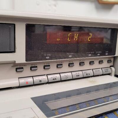 Lot 1246: Vintage JVC SR-8360U Video Cassette Recorder 