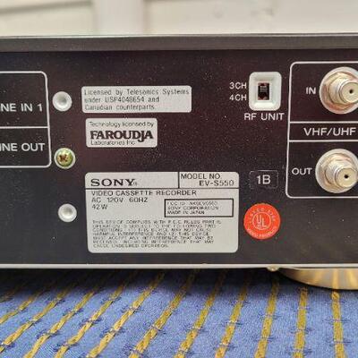 Lot 1247: Vintage SONY EV S550 Video 8 Cassette Recorder 