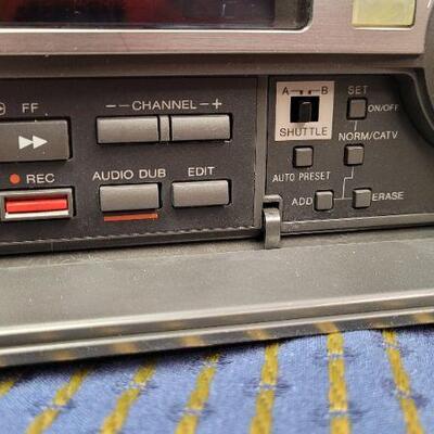 Lot 1247: Vintage SONY EV S550 Video 8 Cassette Recorder 
