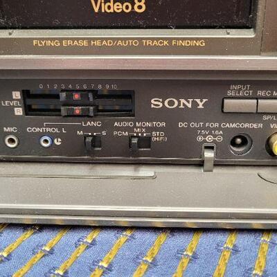 Lot 1247: Vintage SONY EV S550 Video 8 Cassette Recorder 
