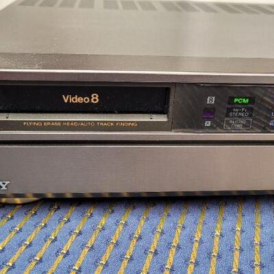 Lot 1247: Vintage SONY EV S550 Video 8 Cassette Recorder 