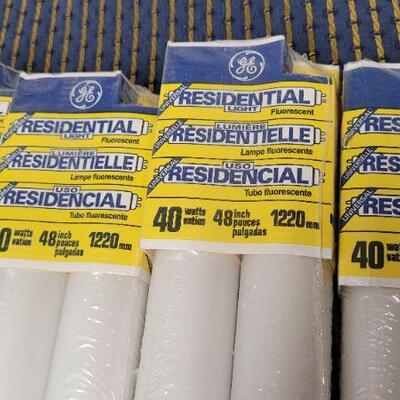 Lot 1253: (8) New Residential 40 Watt Fluorescent Tube Lights