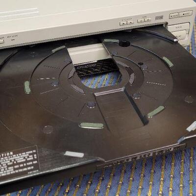 Lot 1254: Vintage Sony LASERMAX Laser Disc Player MDP-1700AR