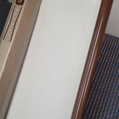 Lot 1256: Vintage DA-LITE Model B White Projector Screen 