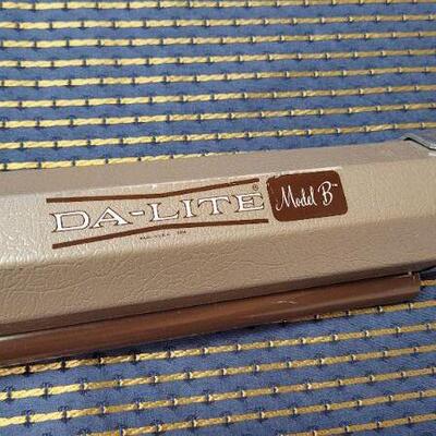 Lot 1256: Vintage DA-LITE Model B White Projector Screen 