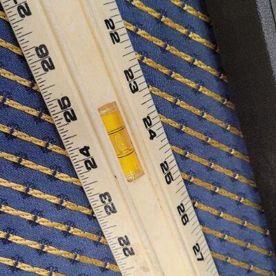 Lot 1257: Vintage EMPIRE Bubble Stick 48" Level Ruler w/ Hard Case 