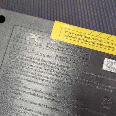 Lot 1261: Vintage APC Office 280 BACKUP Surge Protector 