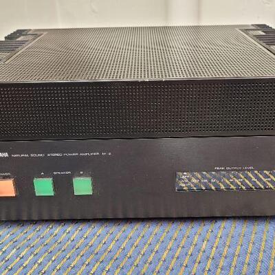 Lot 1267: Vintage YAMAHA M2 Natural Sound Stereo Amplifier TESTED A+