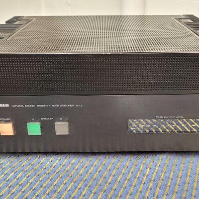 Lot 1267: Vintage YAMAHA M2 Natural Sound Stereo Amplifier TESTED A+
