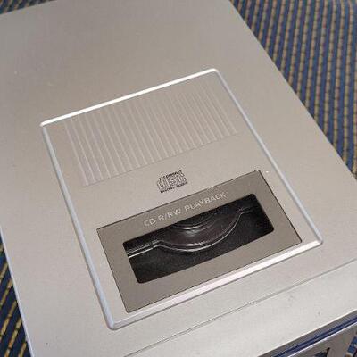 Lot 1268: AIWA CD TAPE Player 