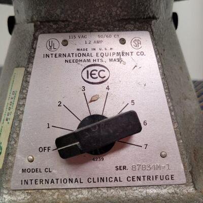 Lot 1270: Vintage International Clinical Centrifuge (needs rewire)