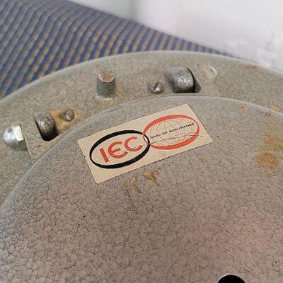 Lot 1270: Vintage International Clinical Centrifuge (needs rewire)