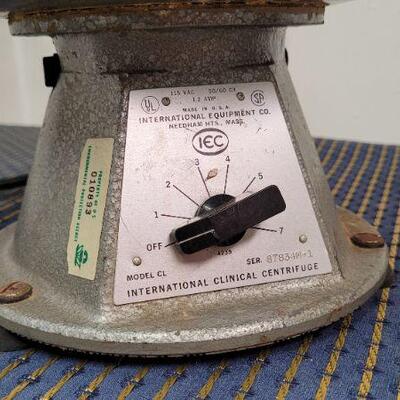Lot 1270: Vintage International Clinical Centrifuge (needs rewire)
