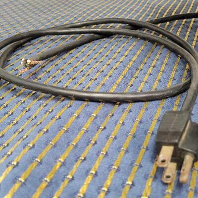 Lot 1270: Vintage International Clinical Centrifuge (needs rewire)