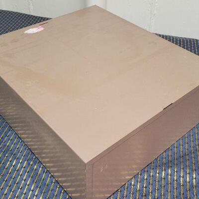 Lot 1272: Small Desktop 2-Drawer File Cabinet 