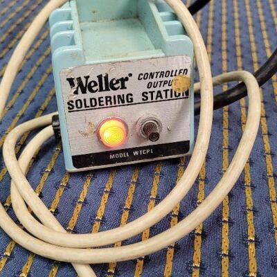 Lot 1276: Vintage WELLER Soldering Station 