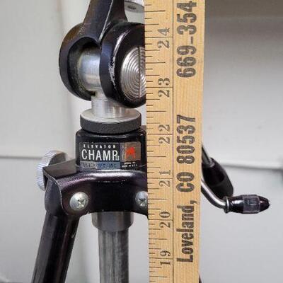 Lot 1281: Vintage ELEVATOR CHAMP Tripod 