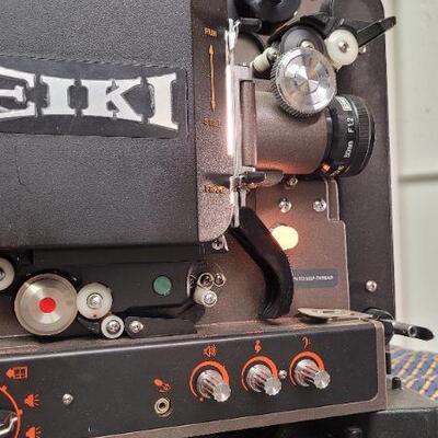 Lot 1286: Vintage EIKI Model NT-0 Projector TESTED A+