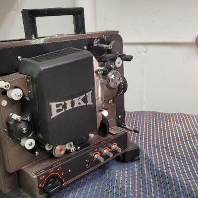 Lot 1286: Vintage EIKI Model NT-0 Projector TESTED A+