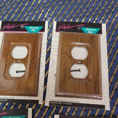 Lot 1323: Assorted NEW Home Improvement Outlet Covers 