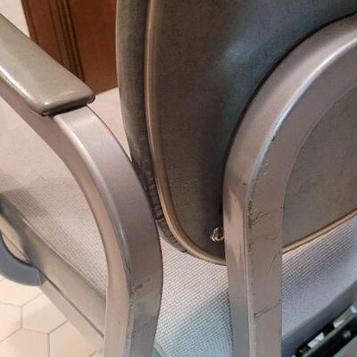 Lot 1332: Vintage Mid Century Modern Desk Chair Reclining 