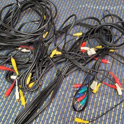 Lot 1375: Assorted RCA Cords 