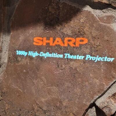 Lot 1337: SHARP XV-Z2000 High Definition Projector 