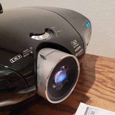 Lot 1337: SHARP XV-Z2000 High Definition Projector 