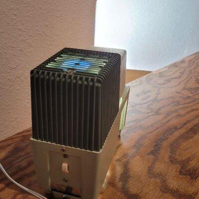 Lot 1381: Vintage CABIN 150mm Projector TESTED A+